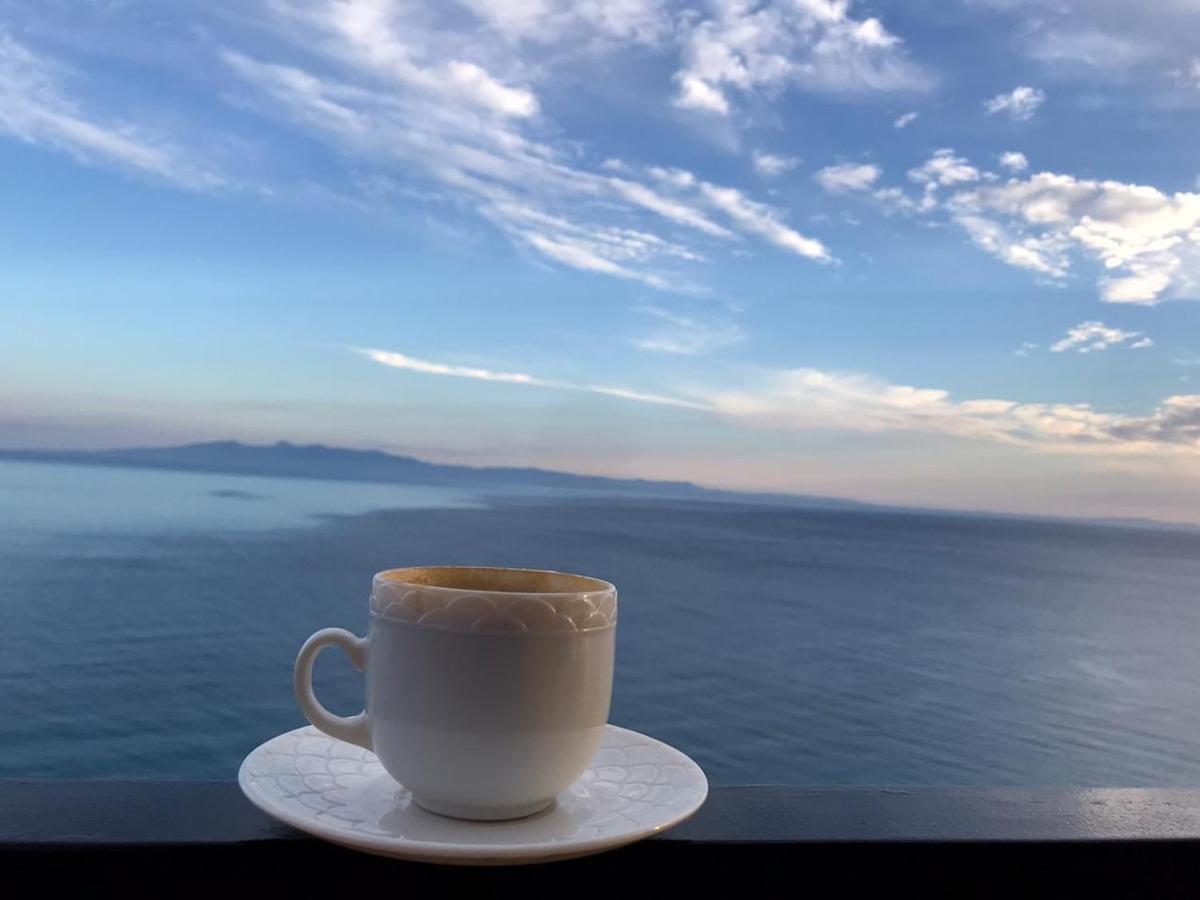 Odhisea Hotel Restaurant 체파로 외부 사진