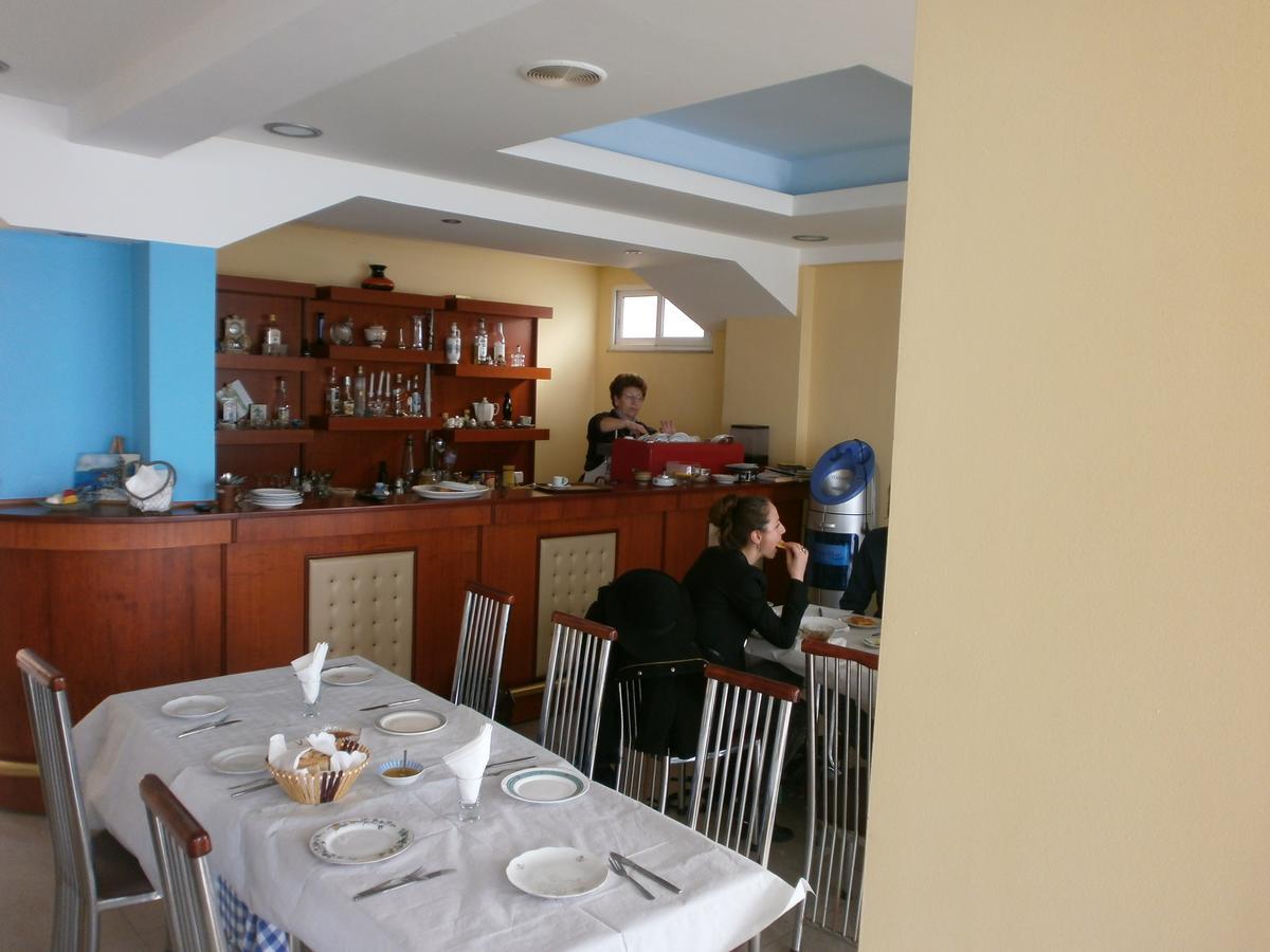 Odhisea Hotel Restaurant 체파로 외부 사진