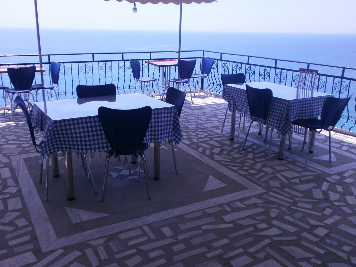 Odhisea Hotel Restaurant 체파로 외부 사진