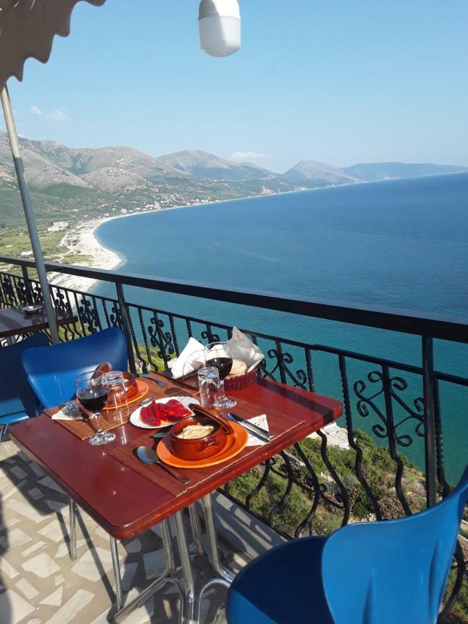 Odhisea Hotel Restaurant 체파로 외부 사진